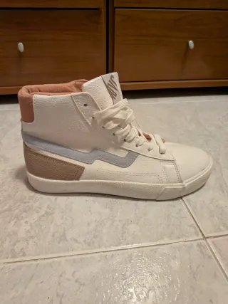 Zapatillas Botín Blancas, rosa y azul