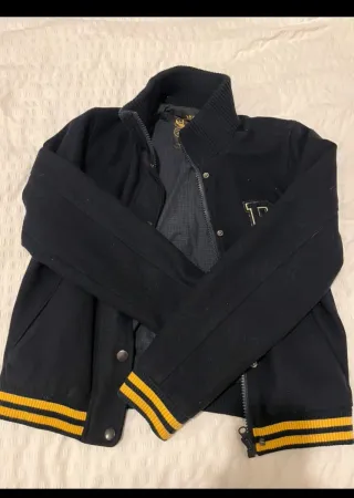 Cazadora tipo aviador negra y amarilla