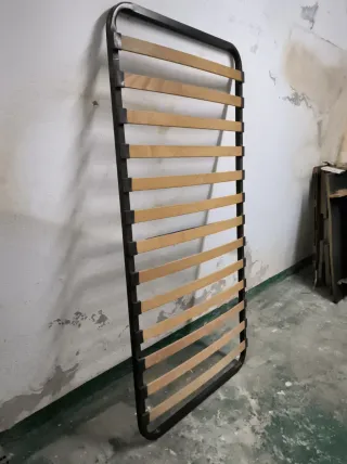Somier de madera y metal sin patas 0,9 x 1,9m