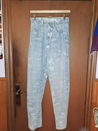 Pantalón Vaquero Azul Estampado