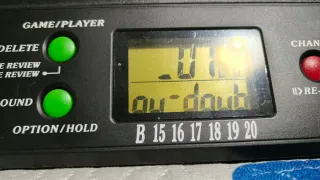 Diana electrónica para dardos.le faltan los dardos