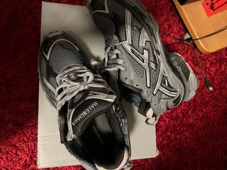 Scarpe Balenciaga Runner Grigie