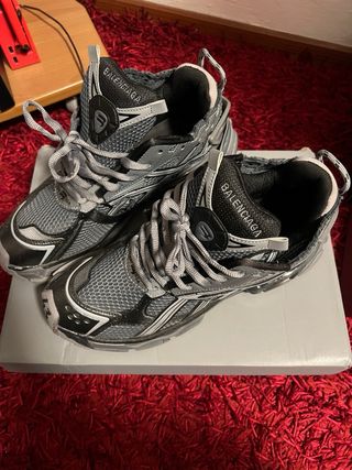 Scarpe Balenciaga Runner Grigie