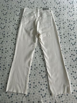 Vaqueros rectos blancos