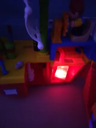 Barco Pirata Juguete Luces y 8 Sonidos , 4 figuras