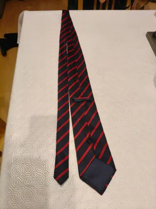 Corbata seda rayas azul marino y rojo