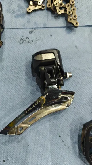 Grupo Shimano GRX Di2 11v