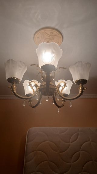 LAMPARA DE SALON O DORMITORIO