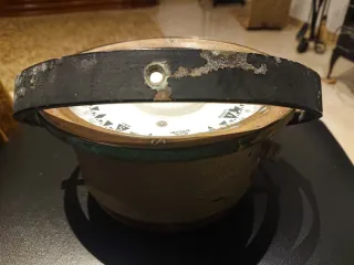 Brújula de barco antigua