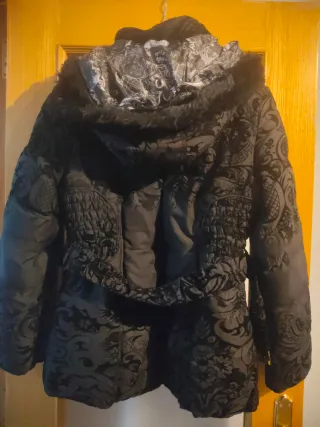 Abrigo Desigual corto estampado