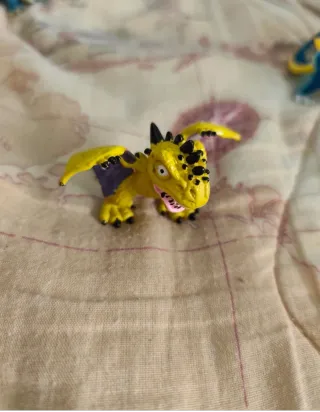 Lotto Dinofroz con 14 personaggi