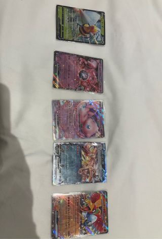 Cartas Pokémon (unas 850) + extras