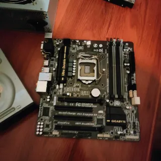 Placa Base Gigabyte GA-B85M-D3H