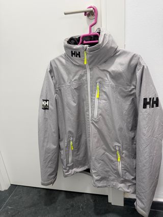 Chaqueta Helly Hansen Gris con gorro y forro polar