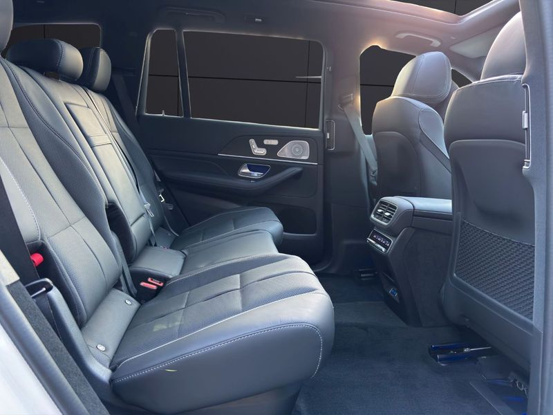 Mercedes-Benz GLS 2026, foto 16