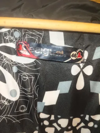 Abrigo Desigual largo negro con estampado
