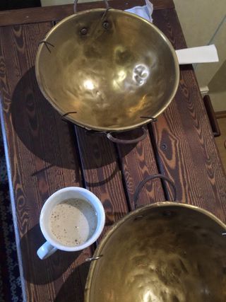 Pareja Cuencos Rústicos Bronce