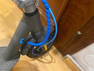 Patinete Eléctrico Motus con Casco