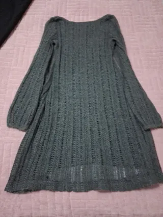 Vestido y chaqueta de punto morado