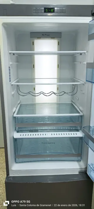 Nevera Combi HAIER Gris no Frost energía A+