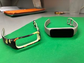 Reloj Inteligente Gris y Negro