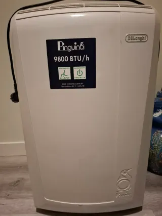 Pingüino Delonghi 9800 BTU/h Aire Acondicionado Po