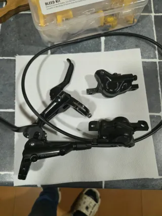 Frenos Shimano MT500