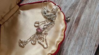 Lotto 4 collane con ciondoli