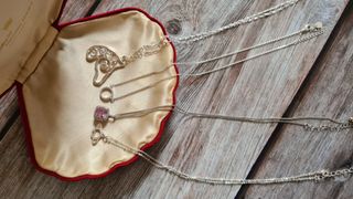 Lotto 4 collane con ciondoli