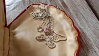 Lotto 4 collane con ciondoli