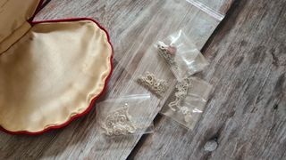 Lotto 4 collane con ciondoli