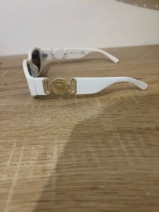 Gafas de Sol Blancas y Doradas