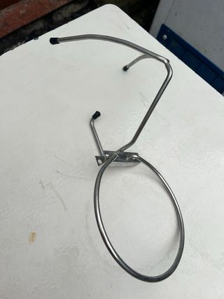 Soporte para cubitera de metal