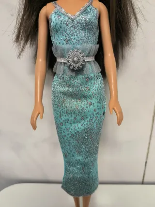 Barbie Bambola con Abito Blu Scintillante