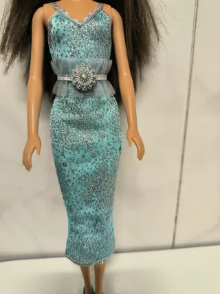 Barbie Bambola con Abito Blu Scintillante