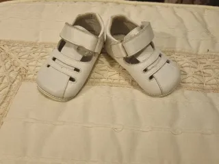 Sandalias para bebé blancas T16