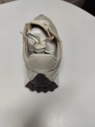 SIN ESTRENAR Deportivas New Balance, 35-36