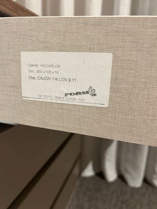 Cajonera de melanina tipo tela y madera nogal