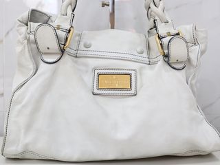Bolso blanco de piel con trenzado