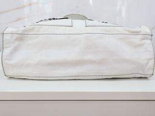 Bolso blanco de piel con trenzado