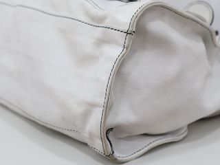 Bolso blanco de piel con trenzado