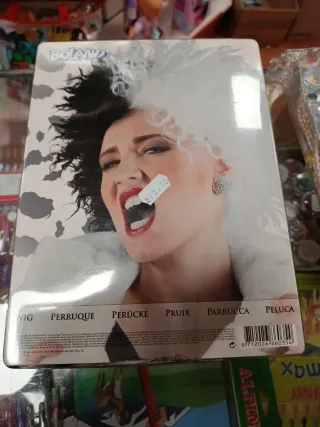 Peluca BoLand Blanco y Negro