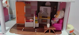 Casa de muñecas con accesorios