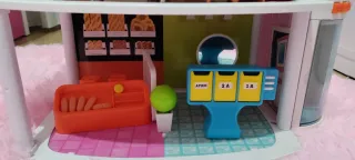 Casa de muñecas con accesorios