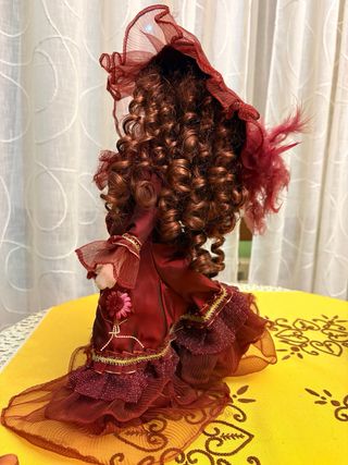 Muñeca antigua porcelana vestido rojo