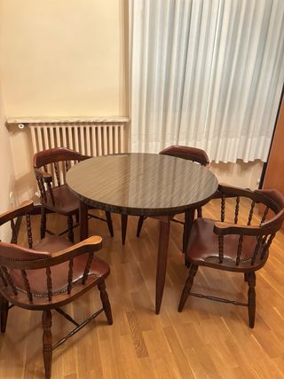 Mesa extensible madera y 4 sillas