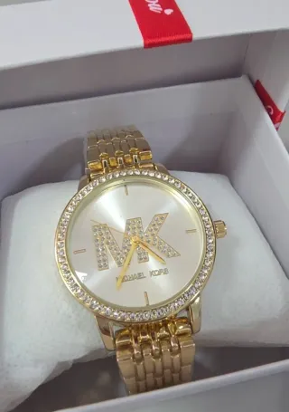 Reloj Guess Mujer Plata y Blanco