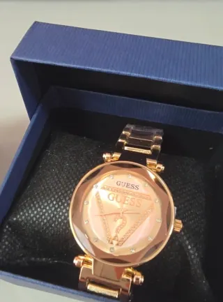 Reloj Guess Mujer Plata y Blanco