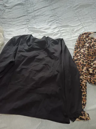 Lote 4 Tops y Camiseta Talla S/M