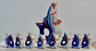 Juego licorera y 8 copas porcelana vintage